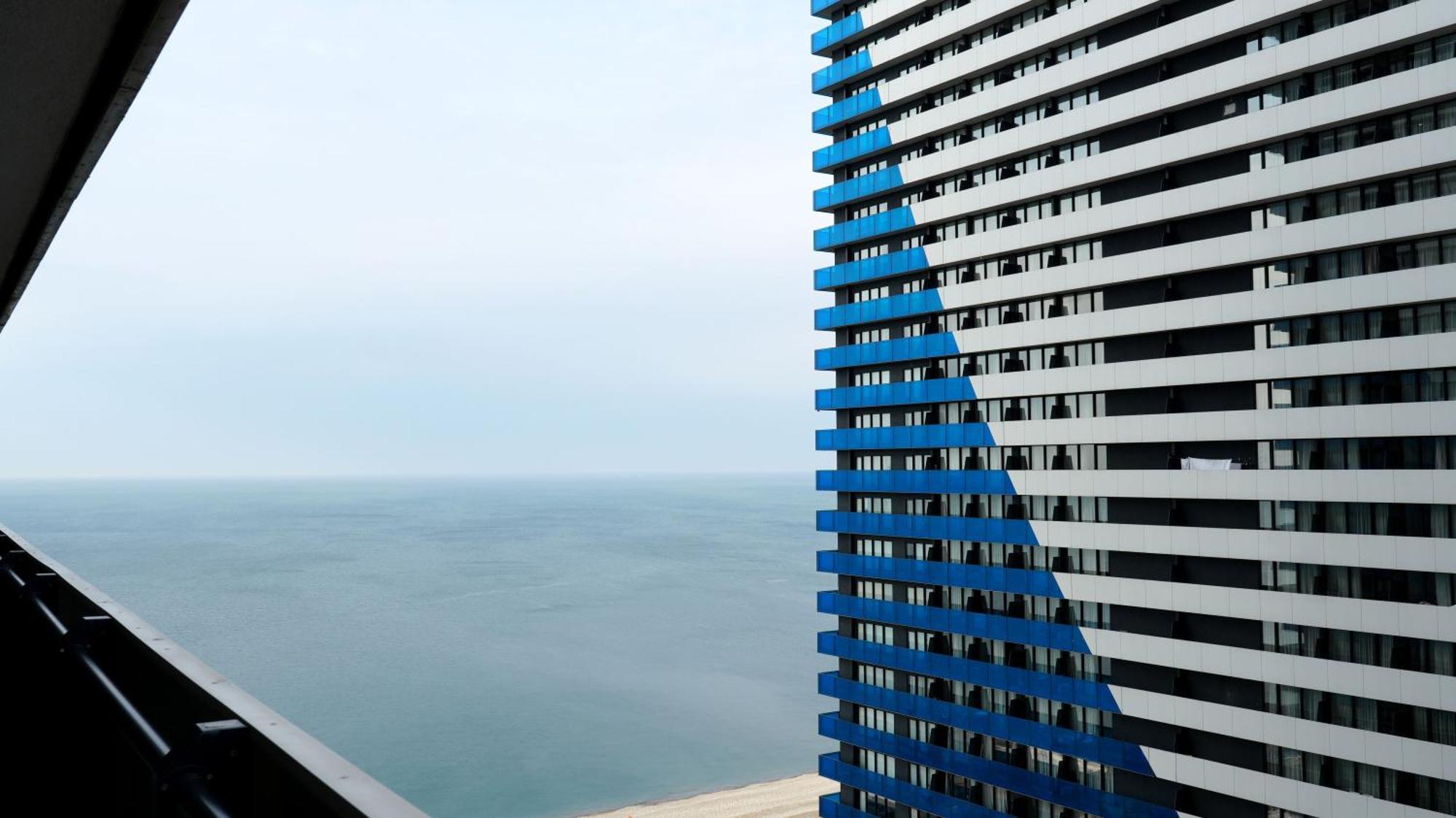 Lux Apart Hotel 555 Batumi Esterno foto