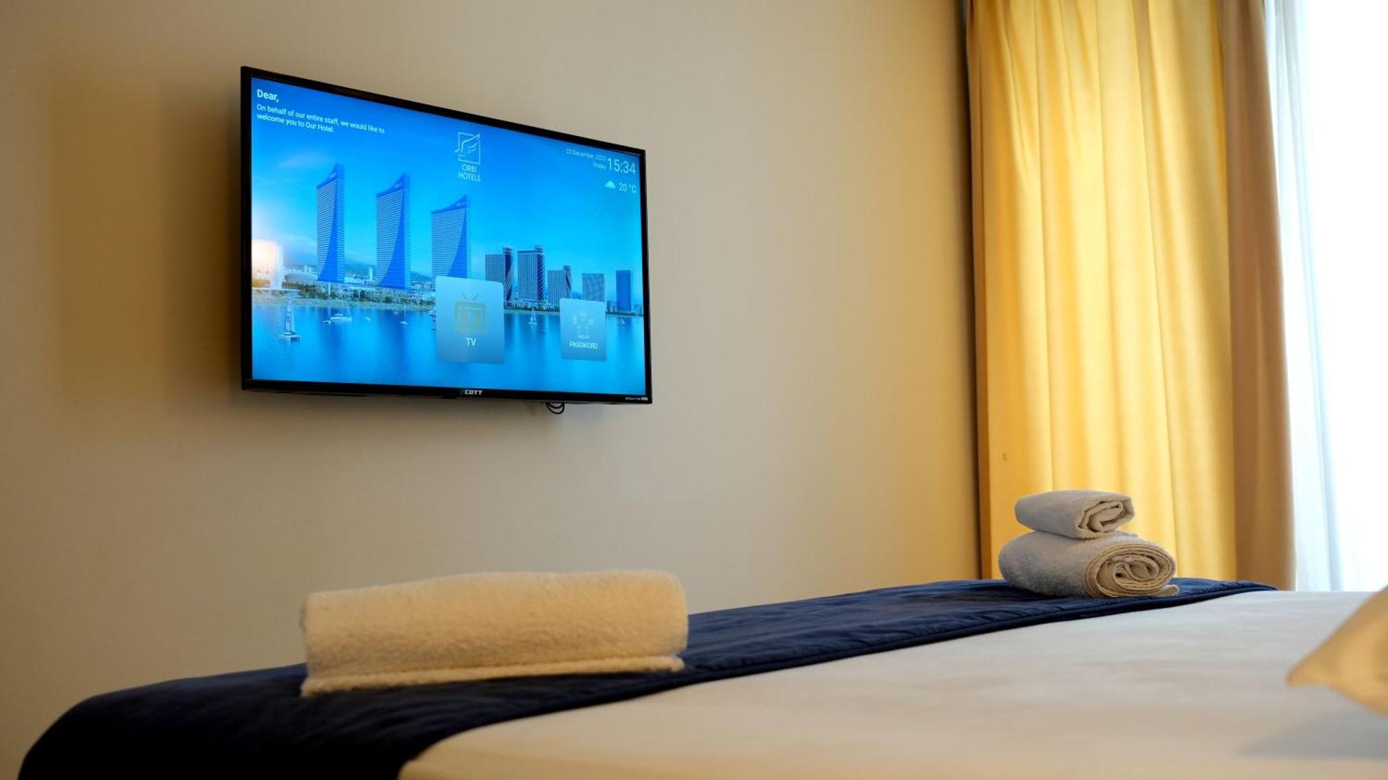 Lux Apart Hotel 555 Batumi Esterno foto