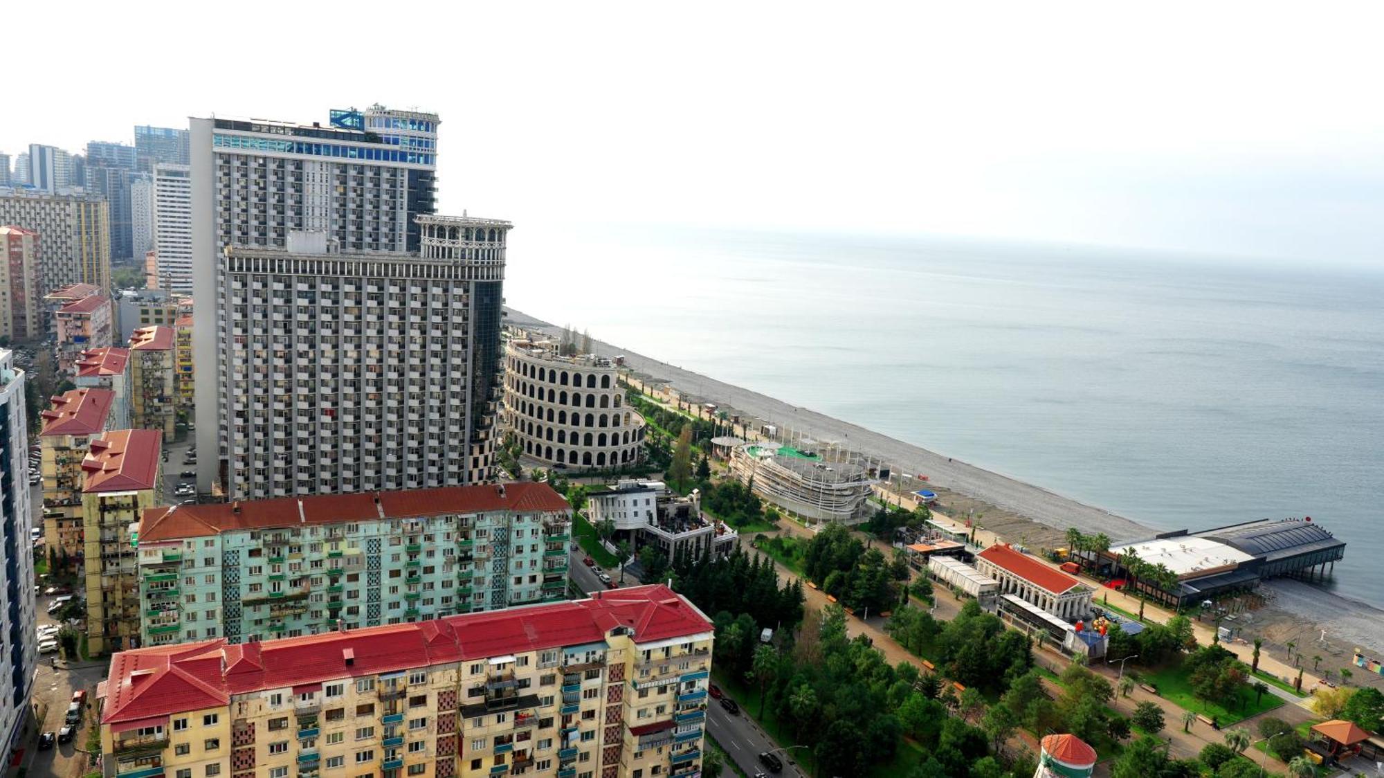 Lux Apart Hotel 555 Batumi Esterno foto