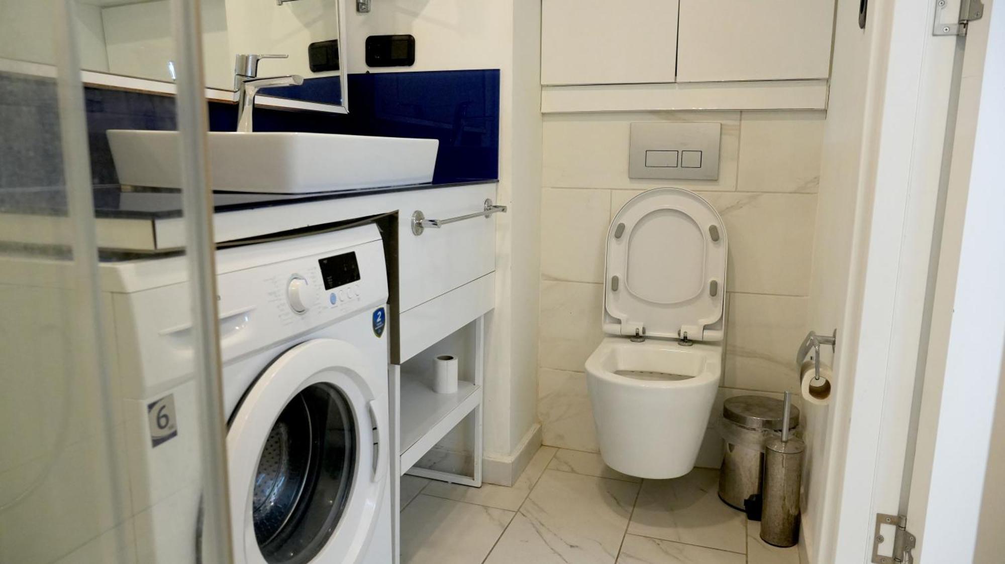 Lux Apart Hotel 555 Batumi Esterno foto
