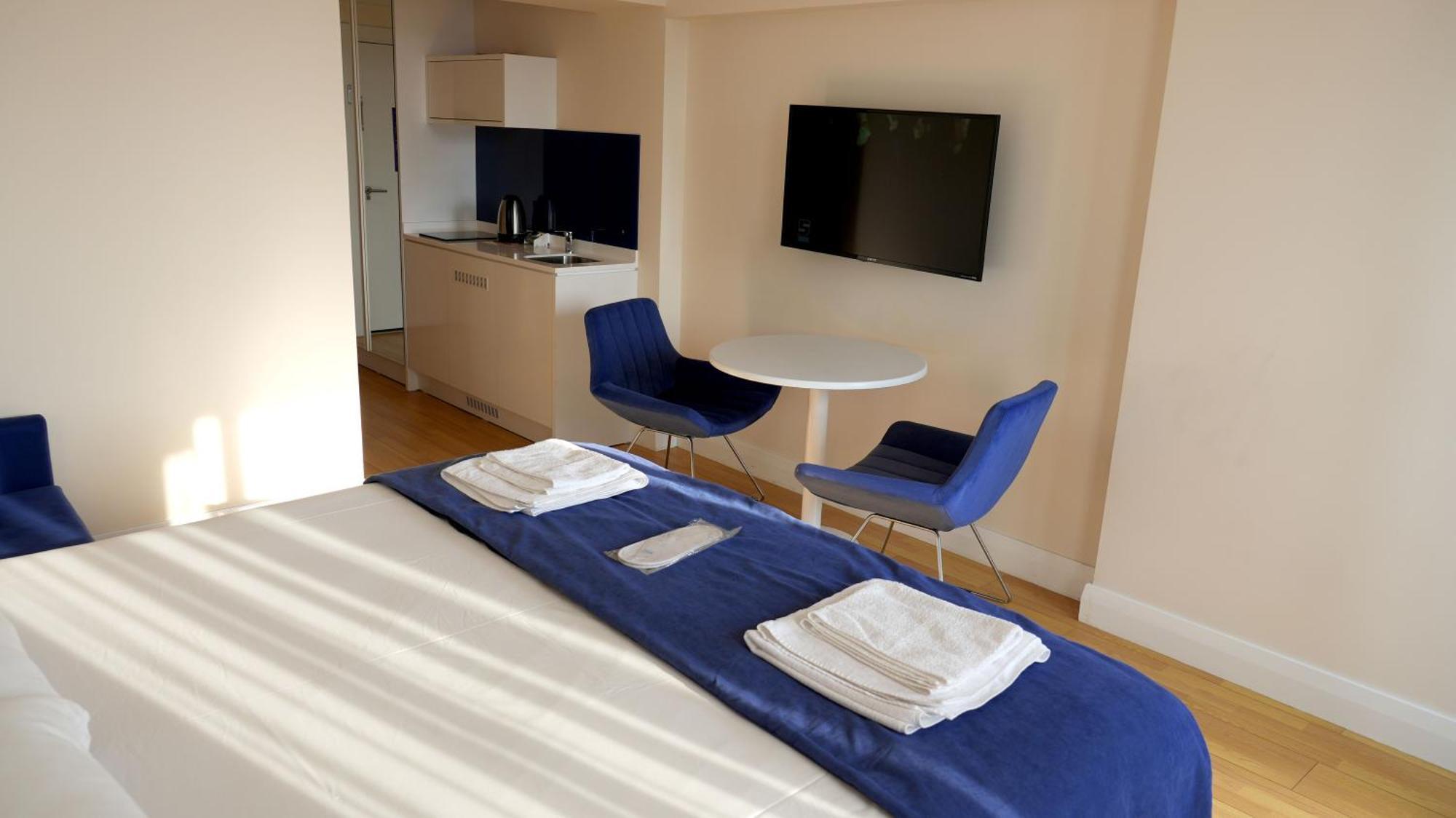 Lux Apart Hotel 555 Batumi Esterno foto