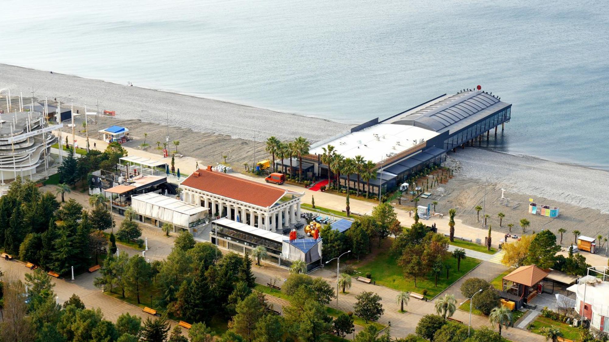 Lux Apart Hotel 555 Batumi Esterno foto