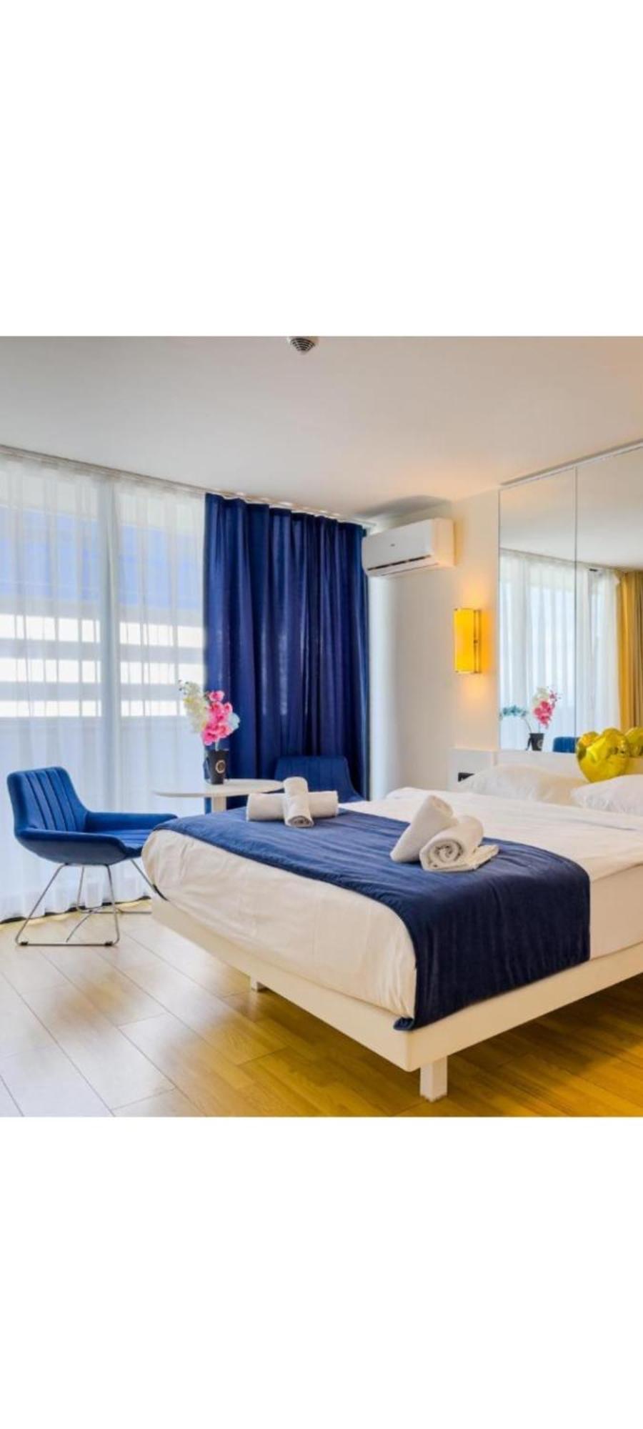 Lux Apart Hotel 555 Batumi Esterno foto