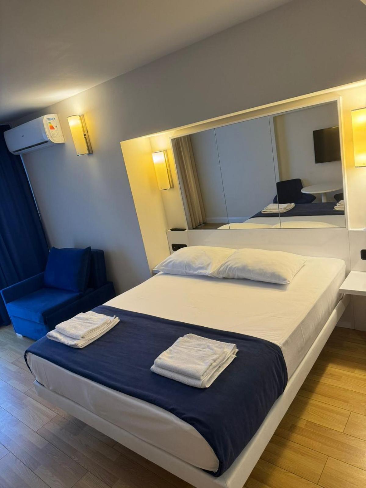 Lux Apart Hotel 555 Batumi Camera foto