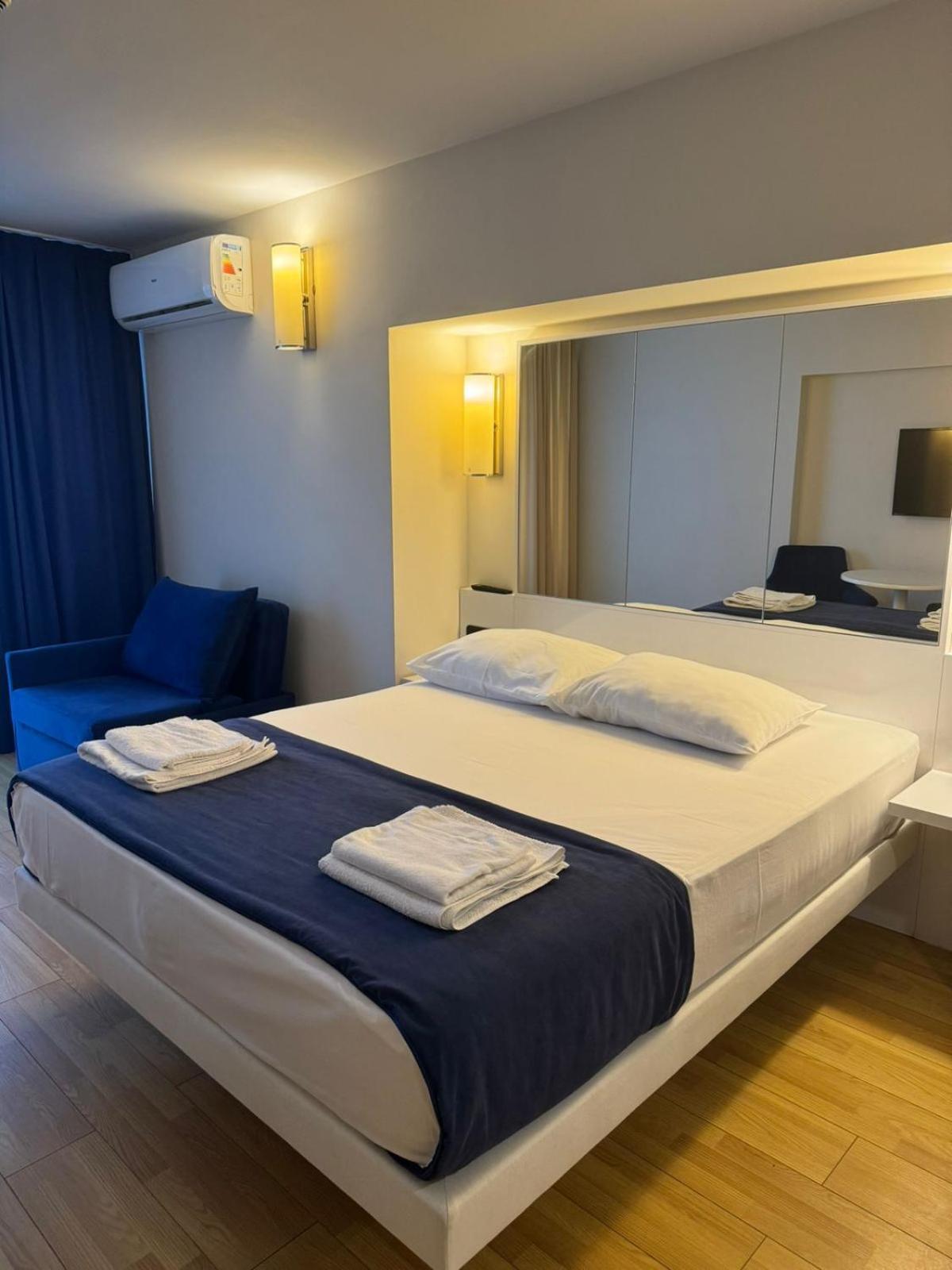 Lux Apart Hotel 555 Batumi Camera foto