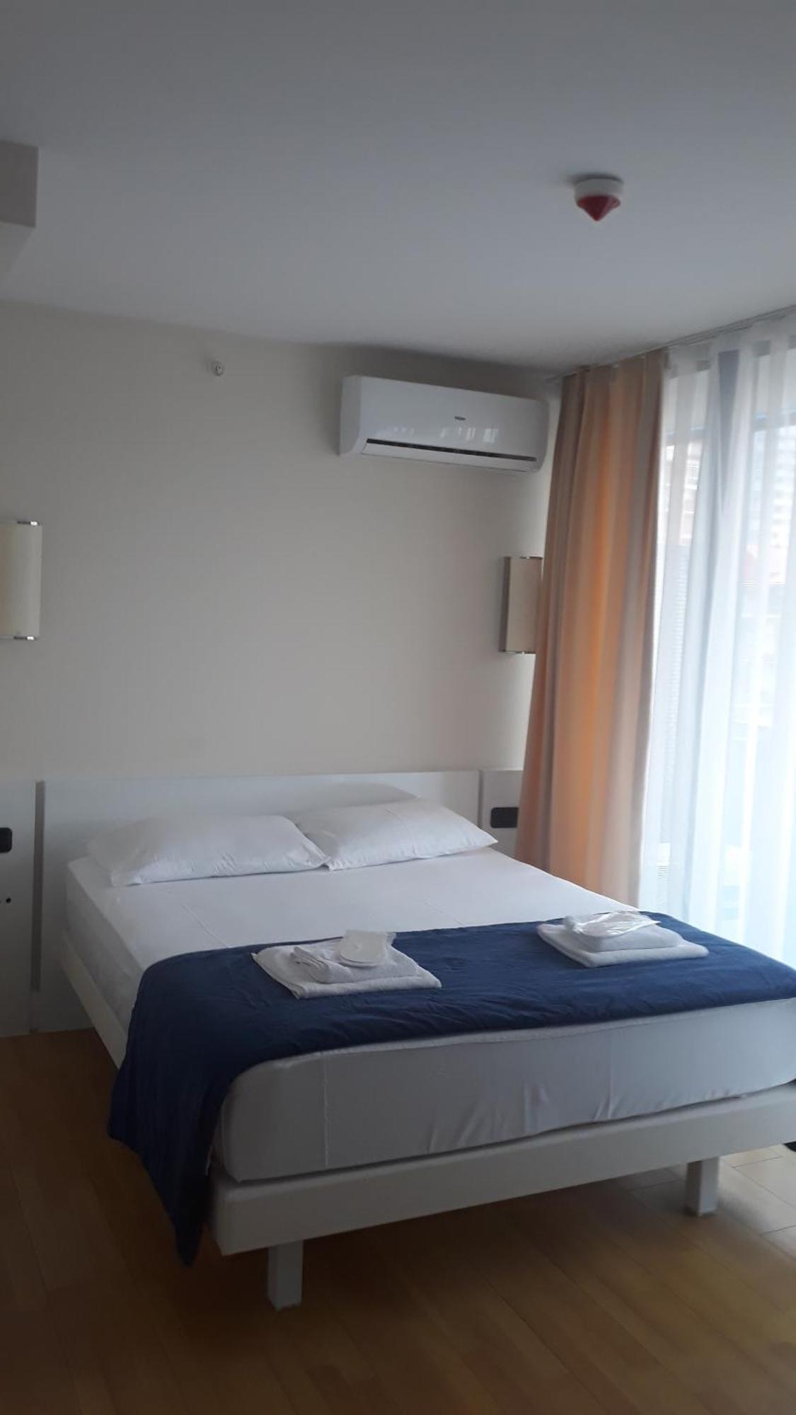 Lux Apart Hotel 555 Batumi Camera foto